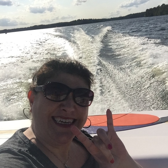 Meet your Posher, Lynn - Picture 1 of 1